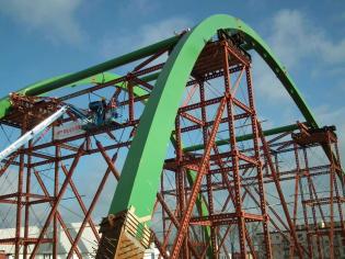 Montażu mostu stalowego w Darłowie nad Wieprzą. Fot. z archiwum Promostal