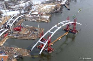 Transport łuku mostu toruńskiego  z 