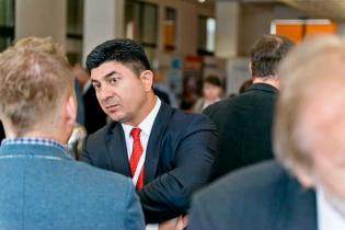 Stoiska firmowe podczas I Konferencji Budownictwo Podziemne 2015 / Dyskusje kuluarowe / fot. Quality Studio dla www.inzynieria.com