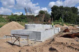Fundamenty podpór lewobrzeżnych estakad, stan na wrzesień 2011 / fot. Link PR