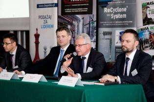 Od lewej: Grzegorz Żebrowski - EDF Polska, Piotr Czopek - Ministerstwo Gospodarki Tadeusz Arkit - Sejm RP, dr inż. Rafał Rajczyk - Politechnika Częstochowska / fot. Quality Studio dla www.inzynie