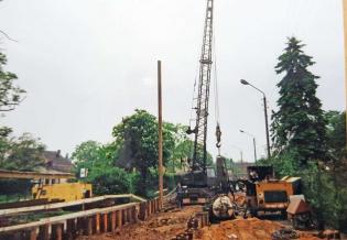 W czasie wykonania obudowy ściany wykopu do posadowienia rurociągu wbito łącznie około 1000 mb ścianek. Fot. PPI CHROBOK SA