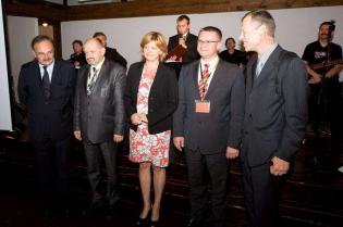 Członkowie jury przyznającego nagrody TYTAN. Od lewej: dr inż. Karol Ryż z Politechniki Krakowskiej, dr hab. inż. Adam Wysokowski, prof. Uniwersytetu Zielonogórskiego, Professor Ph.D.P.Eng. Maria Anna Polak Ph.D.P.Eng. University of Waterloo - Kanada, Paw