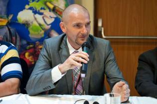 Panel dyskusyjny dotyczący technologii bezwykopowych w rehabilitacji przewodów grawitacyjnych. Robert Walczak, Dyrektor ds. technicznych, Amitech Poland sp. z o.o. Fot. Quality Studio dla www.inzynieria.com