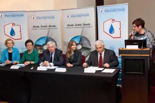 Od lewej: Klara Ramm-Szatkiewicz, Magdalena Pochwalska, prof. Marek Gromiec, Milena Zimoń, dr inż. Tadeusz Rzepecki i Dorota Jakuta / fot. Quality Studio dla www.inzynieria.com