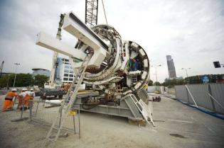 Montaż urządzenia TBM na stacji Rondo Daszyńskiego  / fot. inzynieria.com