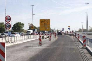 Południowa część wiaduktu Trasy AK nad fragmentem łącznicy zjazdowej w relacji wschód-południe na węźle Wisłostrada. Fot. www.s8powazkowska-modlinska.pl