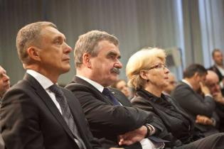Od lewej: Prezydent Kielc Wojciech Lubawski, Wojewoda Świętokrzyski Bożentyna Pałka-Koruba. fot. Quality Studio dla www.inzynieria.com