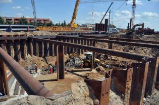 Prace w wykopie tunelu na pl. Daszyńskiego, stan na wrzesień 2011 / fot. Link PR