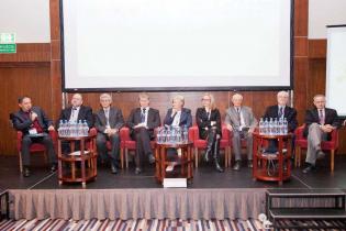 Od lewej: Wojciech Drożdż - Urząd Marszałkowski Województwa Zachodniopomorskiego, Juliusz Gajewski - Instytut Morski w Gdańsku, Zdzisław Bahyrycz - Crist S.A., Cezary Szwed - PSE S.A., Dagmara Żygowska - PSEW, Anna Kamińska - Invest in Pomerania, Mariusz 