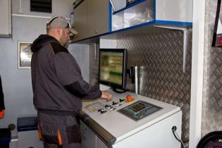 Pokaz na żywo - proces instalacji wykładziny CIPP firmy Brandenburger utwardzanej promieniami UV - Artur Bakaj, Grzegorz Owczarek, PPHU 