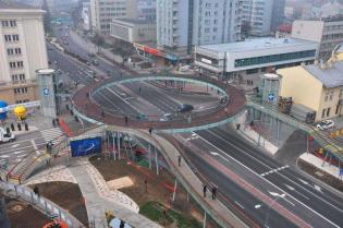 Pierścieniowa kładka dla pieszych w Rzeszowie. Fot. z archiwum Skanska S.A.