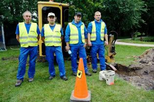 Załoga Przedsiębiorstwa ATMA Sławomir Siedlaczek w składzie: Bogdan Tendera, Kazimierz Skrzypczak, Tomasz Siedlaczek i Szymon Siedlaczek. Fot. Quality Studio dla www.inzynieria.com