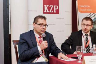Panel dyskusyjny - Zagadnienia prawne związane z branżą. Od lewej: moderator Dariusz Ziembiński - Grupa Doradcza KZP sp. z o.o., Paweł Białobok - DLA Piper Wiater sp.k. / fot. Quality Studio dla 