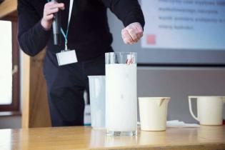 Pomiary płuczek wiertniczych / fot. Quality Studio dla www.inzynieria.com