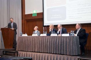 Od lewej: Maciej Stryjecki - fundacja na rzecz Energetyki Zrównoważonej, prof. Jacek Zaucha - Instytut Morski w Gdańsku, Kamil Baj - Enrst & Young, Wojciech Cetnarski - Polskie Stowarzyszenie Energetyki Wiatrowej, Juliusz Gajewski - Instytut Morski w Gdań