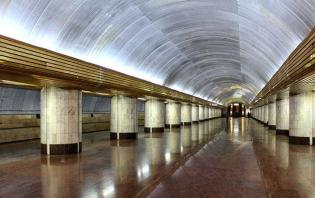 Stacje metra w Dnipro na Ukrainie. Fot. Artemiy Kosytuk