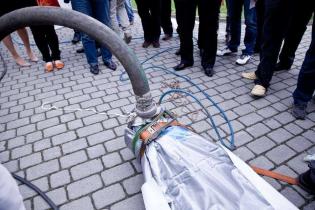 Pokaz na żywo - proces instalacji wykładziny CIPP firmy Brandenburger utwardzanej promieniami UV - Artur Bakaj, Grzegorz Owczarek, PPHU 