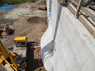 Budowa S7 od węzła Rybitwy (Christo Botewa) do węzła  Igołomska z przeprawą mostową przez Wisłę W Krakowie (kwiecień 2016 r.). Fot. www.s7botewaigolomska.pl