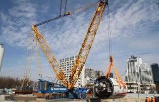 Umieszczenie TBM Maria w szybie - 11.04.2012 r. / fot. z archiwum AGP Metro Polska