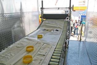 Wystawa maszyn i urządzeń w trakcie bydgoskich targów WOD-KAN 2011. Fot. www.inzynieria.com