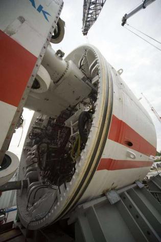 Montaż urządzenia TBM na stacji Rondo Daszyńskiego  / fot. inzynieria.com