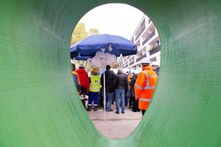 Pokaz odcinka kanalizacji zbudowanego z rur żelbetowych z okładziną PEHD o profilu jajowym – największych z oferty HABA-Beton. Fot. Quality Studio dla www.inzynieria.com