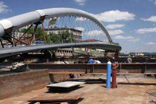 Budowa kładki - stan na 18.06.2010; fot.: INTOP Tarnobrzeg