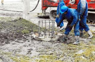 Centrum Handlowe Arkadia w Warszawie. Zaprojektowanie i budowa żelbetowych pali fundamentowych w technologii CFA. Na potrzeby inwestycji wykonano ok. 2300 sztuk takich pali. Fot. Soletanche Polska sp. z o.o.