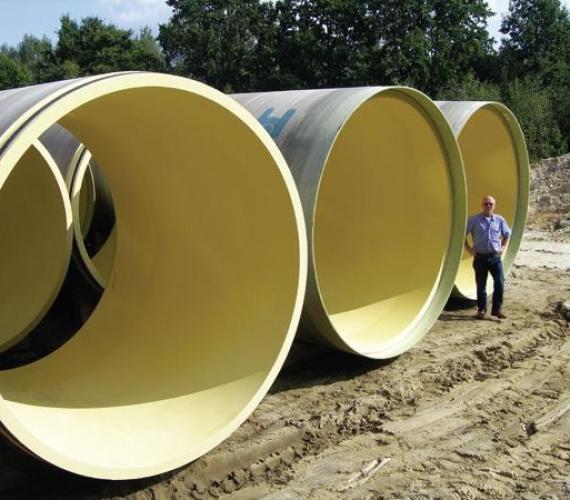 Fot. 1. | Rury przeciskowe DN2800 na placu budowy