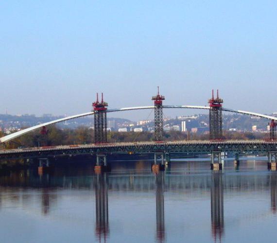 Władze miejskie w Pradze ukarane. Most kosztował trzykrotnie więcej niż założono