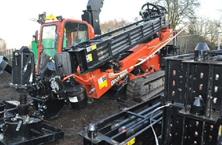 Ditch Witch przekracza kanał żeglowny w Manchesterze