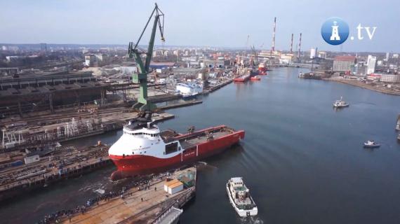 Gdynia: wypadek w stoczni Nauta, statek znalazł się pod wodą