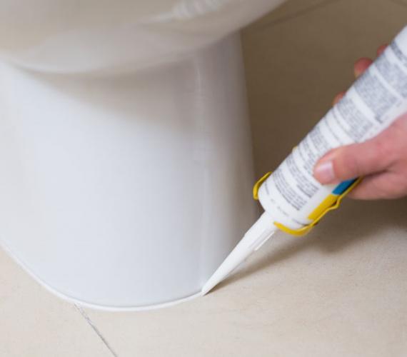 Dlaczego stosowanie silikonu w łazience jest ważne?