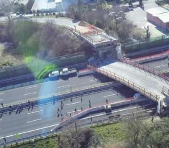 Włochy: runął wiadukt na autostradzie&nbsp;
