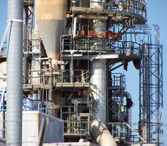 Wzrost zapasów ropy = pogorszenie nastrojów na rynku