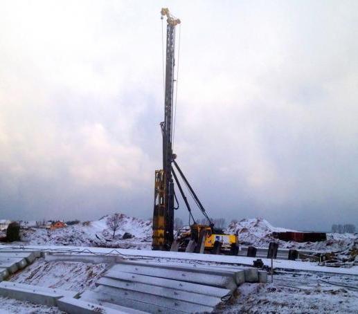 S5 Radomicko&ndash;Leszno: posadowienie na palach obiektów mostowych