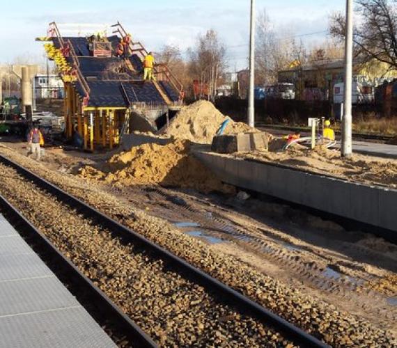 Przebudowana stacja Warszawa Okęcie będzie gotowa w grudniu