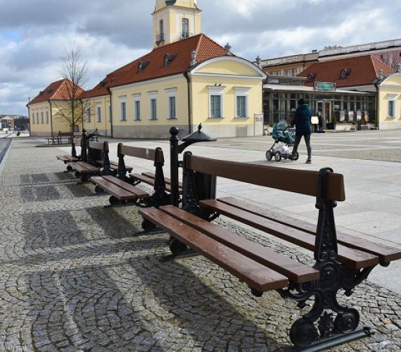 W tym mieście telefon naładujesz... ławką