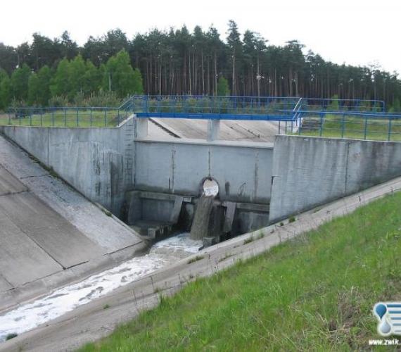 Jedna z kaskad na kanale ogólnospławnym prowadzącym do oczyszczalni ścieków w Zielonej Górze. Fot. ZWIK sp. z o.o. ZG