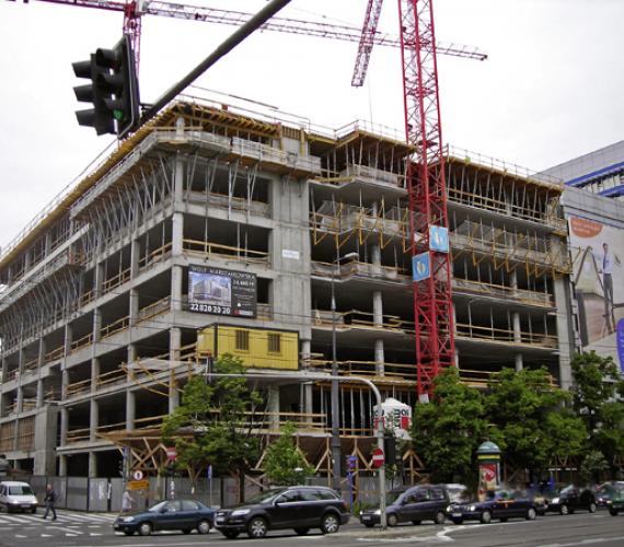 Fot. 1. | Widok na budowę Wolf Marszałkowska,
róg ul. Marszałkowskiej i Żurawiej w Warszawie