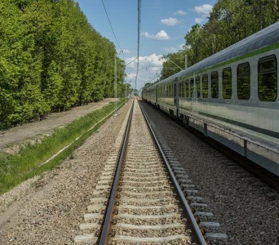Coraz więcej osób wybiera pociągi