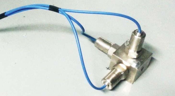 FOT. 1. Przykładowy wygląd zestawu do pomiaru przyspieszeń drgań w trzech prostopadłych kierunkach