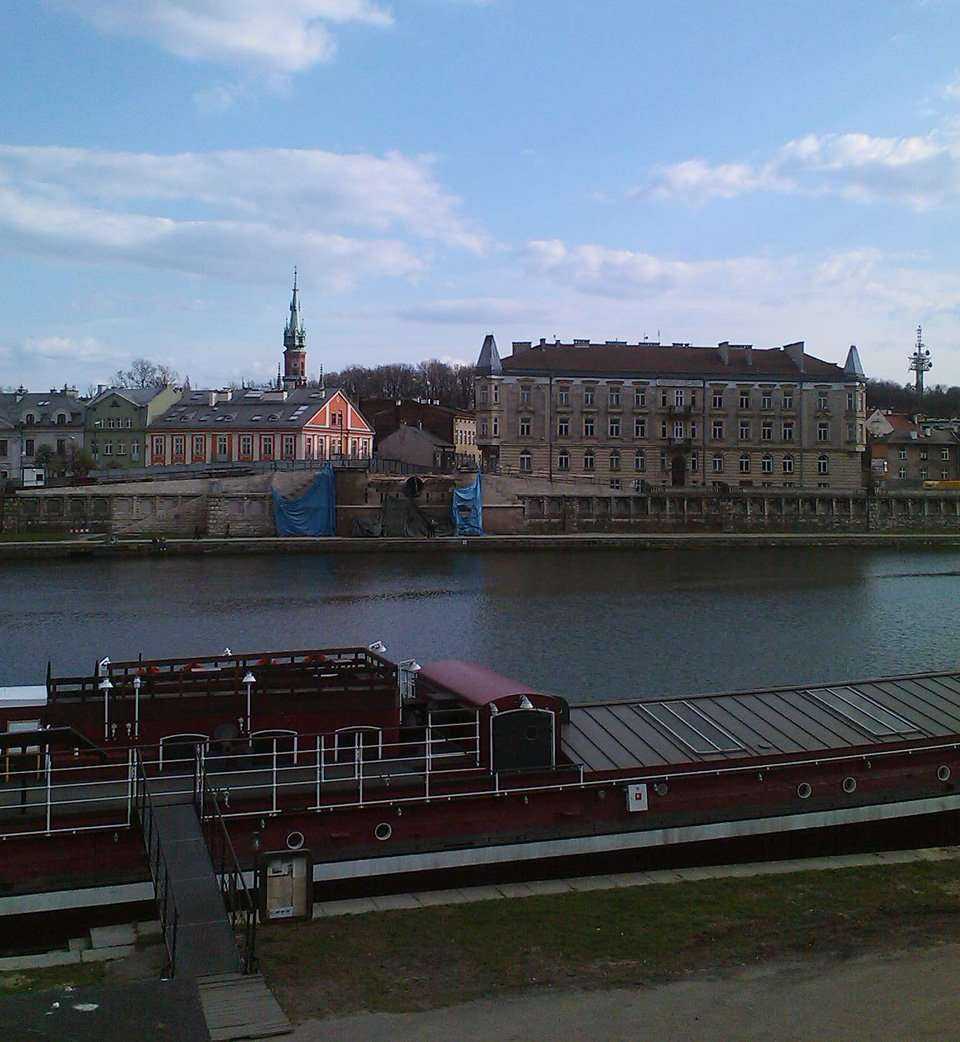 Budowa kładki - stan na 04.04.2010; fot.: inzynieria.com