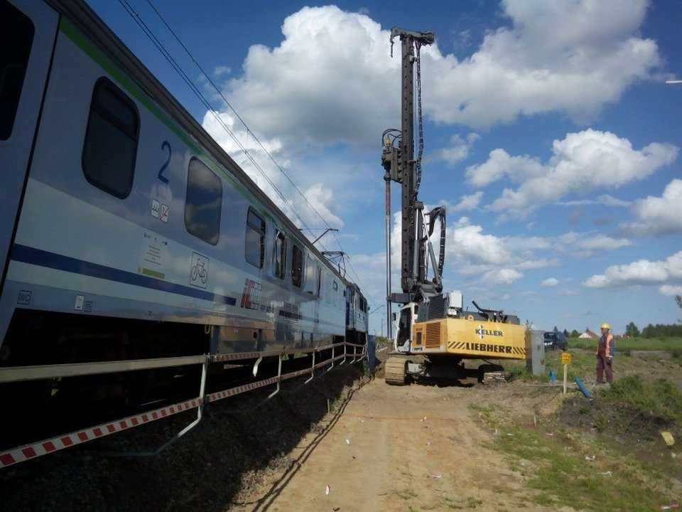 Od roku 2013 Keller Polska uczestniczy w modernizacji linii kolejowej nr 91, wchodzącej w skład korytarza kolejowego E30/C-E30. W tym okresie wykonano łącznie około 182 000 mb kolumn DSM (ang. Deep Soil Mixing). Celem modernizacji jest przystosowanie toró