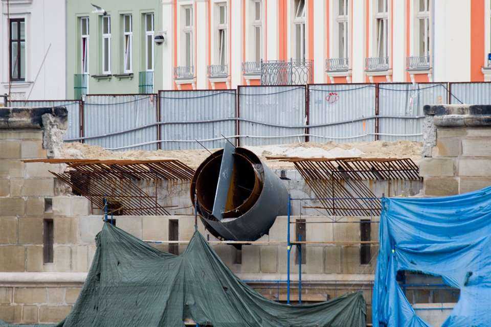 Budowa kładki - stan na 30.03.2010; fot.: inzynieria.com