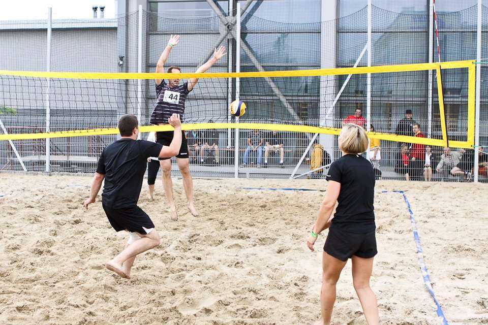 Spartakiada 2012 - siatkówka plażowa / fot. z archiwum Katowickich Wodociągów S.A.