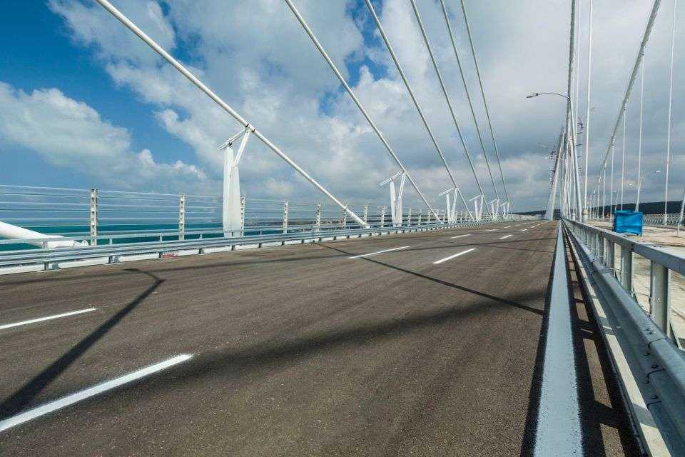 Budowa mostu nad cieśniną Bosfor. Fot. 3kopru.com