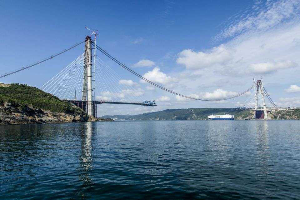 Budowa mostu nad cieśniną Bosfor. Fot. 3kopru.com