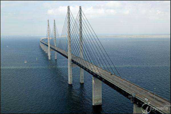 Widok na most w kierunku Danii z Peberholm w tle. Fot. Soren Madsen, Oresundsbron